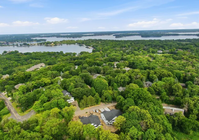 Photo 33 of Townhouse for sale at 20383 Excelsior Blvd, Excelsior, MN 55331 | MLS# 7041732 | Listing updated on 2026-08-12