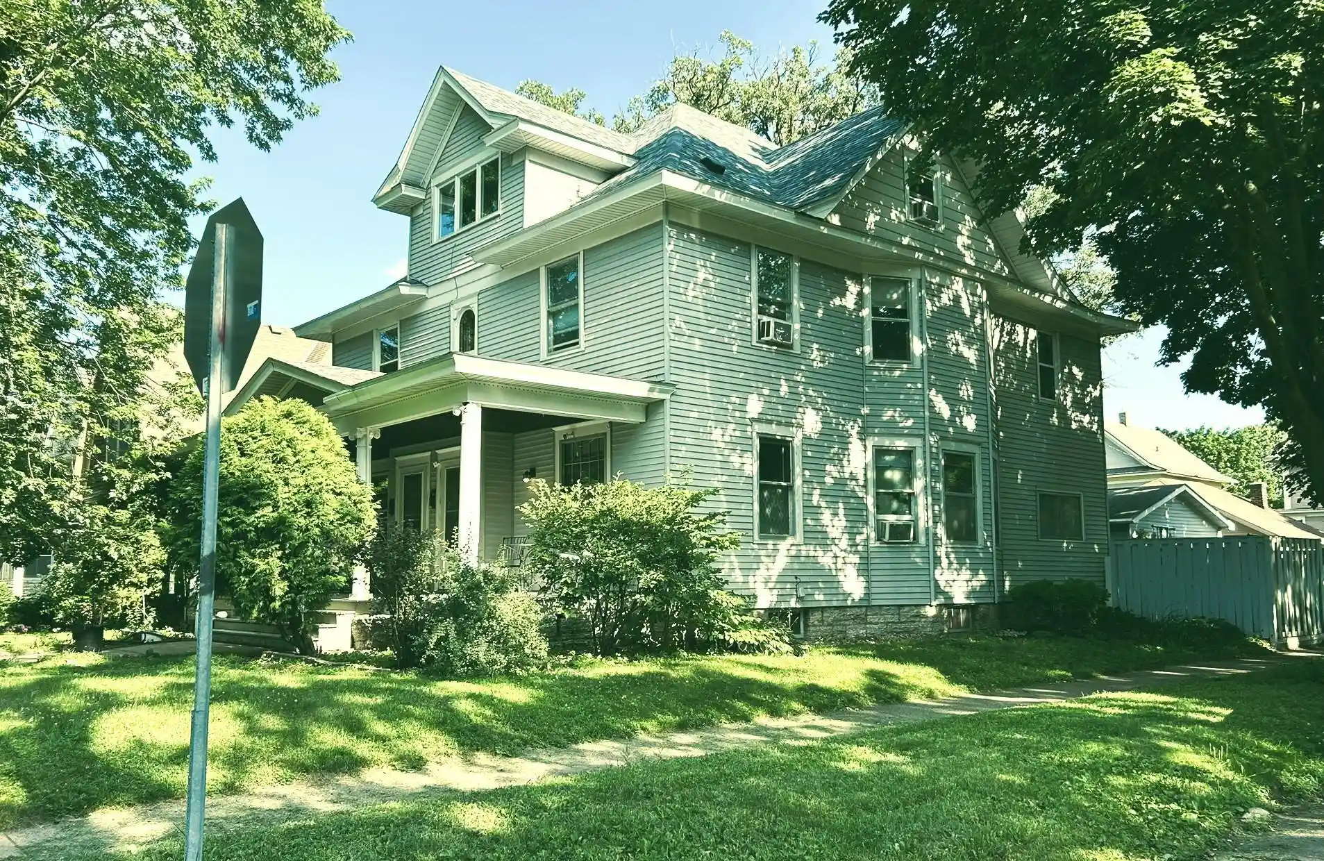 Listing Photo 1 - Condo for sale in 1636-1638 Minnehaha Ave W located at 1636-1638 Minnehaha Ave W, Saint Paul, MN 55104 - Unit 1636-1638 Minnehaha Ave W