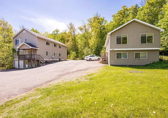 2nd image of 2425 Vermilion Rd, Duluth, MN 55803 | MLS# 7042074