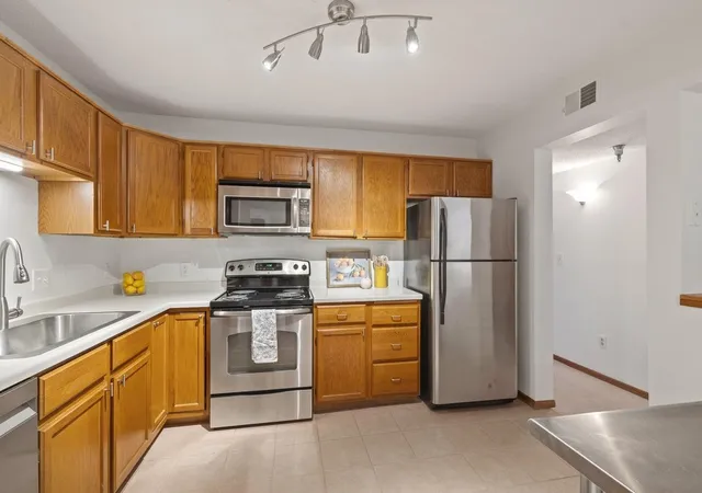 Homes for sale in Minnetonka, MN | 6085 Rowland Rd #312, Minnetonka, MN 55343 | MLS# 7042281
