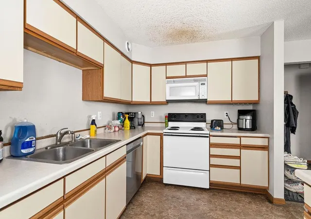 4th image of 2417 Vermilion Rd, Duluth, MN 55803 | MLS# 7042356