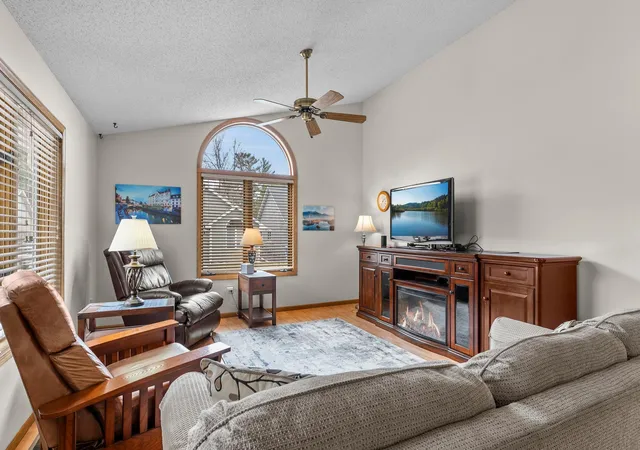 4th image of 420 Village Ct, Cambridge, MN 55008 | MLS# 7042437