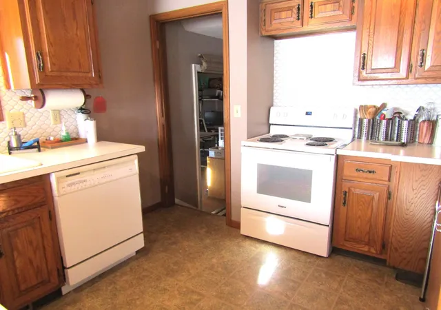 Photo 4 of Single family home for sale at 141 Summit Ave, Montevideo, MN 56265 | MLS# 7042484 | Listing updated on 2026-08-22