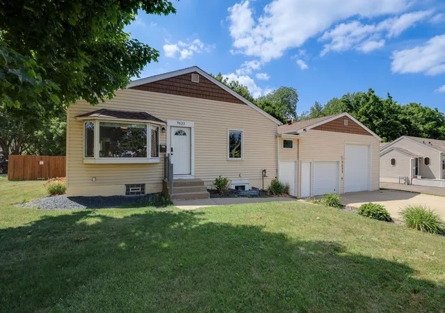 Homes for sale in Bloomington, MN | 9632 Pleasant Ave S, Bloomington, MN 55420 | MLS# 7042544