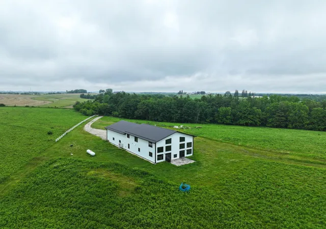 3rd image of 11719 Ridgeview Rd, Hokah, MN 55941 | MLS# 7042676