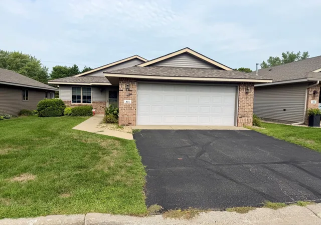 1st image of 835 Village Ave, Sartell, MN 56377 | MLS# 7042819