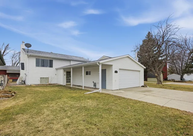 Photo 2 of Single family home for sale at 2155 4th Avenue E, West Fargo, ND 58078 | MLS# 7043004 | Listing updated on 2026-08-21