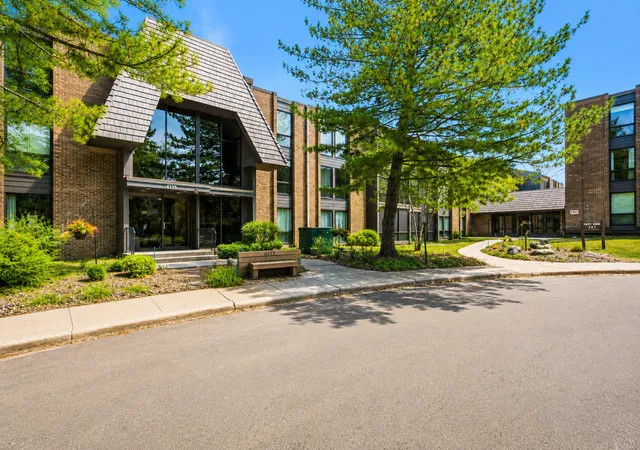 Homes for sale in Edina, MN | 6115 Lincoln Dr #152, Edina, MN 55436 | MLS# 7043044