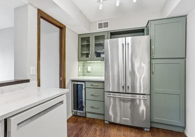 Photo 3 of Condo for sale at 6115 Lincoln Dr #152, Minneapolis, MN 55436 | MLS# 7043044 | Listing updated on 2026-09-07