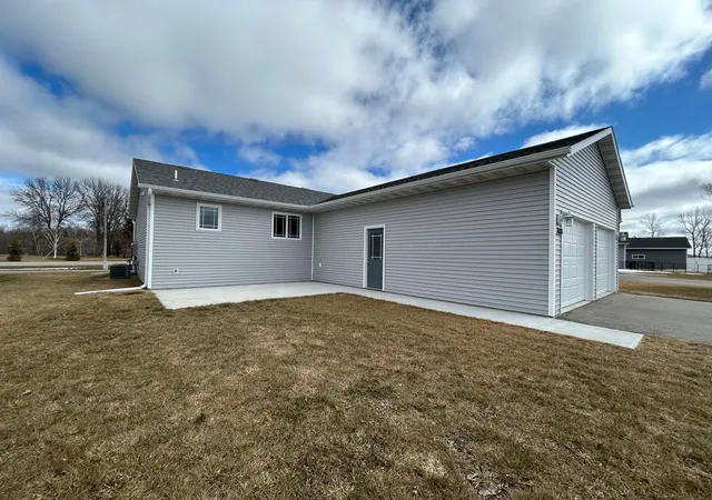3rd image of 2008 Nelson Dr, Thief River Falls, MN 56701 | MLS# 7043095