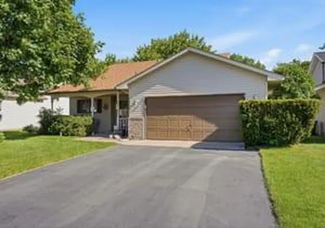 Homes for sale in Oakdale, MN | 7230 38th St N, Oakdale, MN 55128 | MLS# 7043221