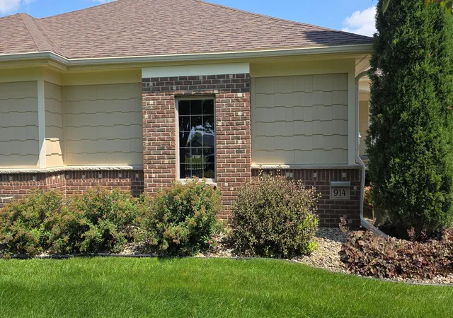 Photo 4 of Single family home for sale at 914 Somerby Pkwy NE, Byron, MN 55920 | MLS# 7043354 | Listing updated on 2026-08-12