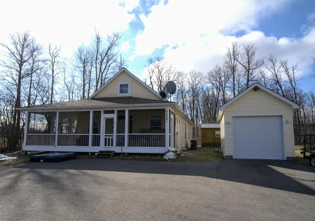 Photo 2 of Single family home for sale at 40491 Par Five Dr, Onamia, MN 56359 | MLS# 7043442 | Listing updated on 2026-09-21