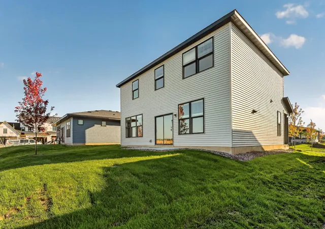 Photo 3 of Single family home for sale at 2610 Switchgrass Ct Nw, Rochester, MN 55901 | MLS# 7043675 | Listing updated on 2026-10-08