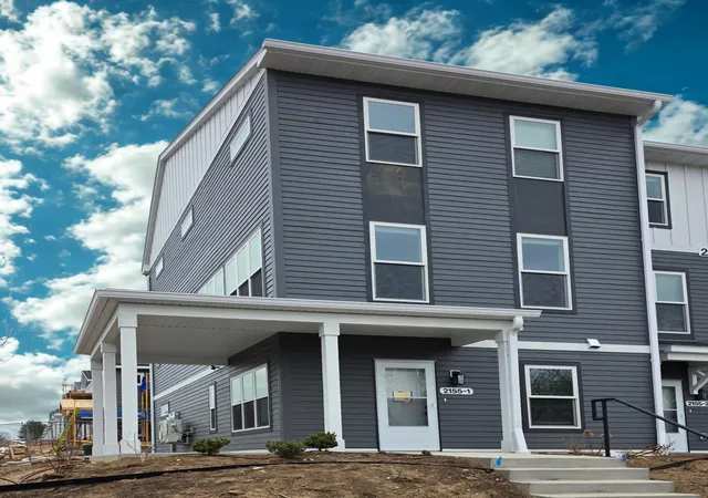 2nd image of 2155 Ivy Ave E #1, Saint Paul, MN 55119 | MLS# 7043741