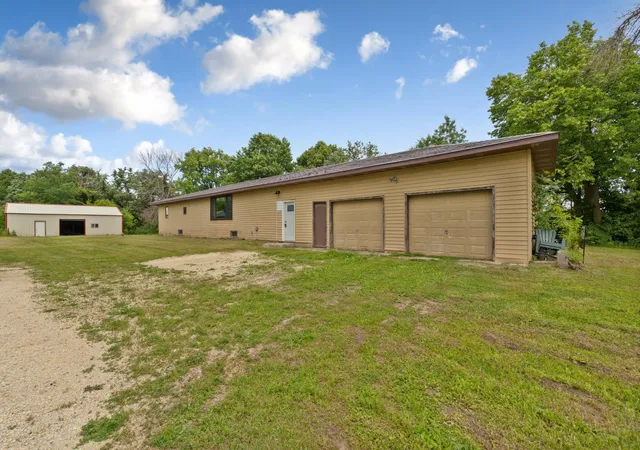 Homes for sale in Blooming Prairie, MN | 13454 750th St, Blooming Prairie, MN 55917 | MLS# 7043747