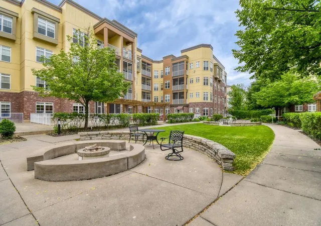 3rd image of 2550 38Th Ave Ne #108, Saint Anthony, MN 55421 | MLS# 7043785