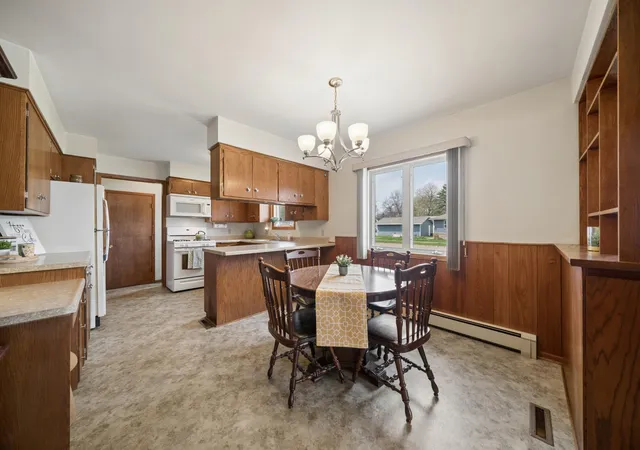 Homes for sale in Blooming Prairie, MN | 306 3rd Ave Se, Blooming Prairie, MN 55917 | MLS# 7043794
