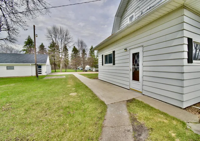 Homes for sale in Brownton, MN | 140 1St Ave N, Brownton, MN 55312 | MLS# 7043817