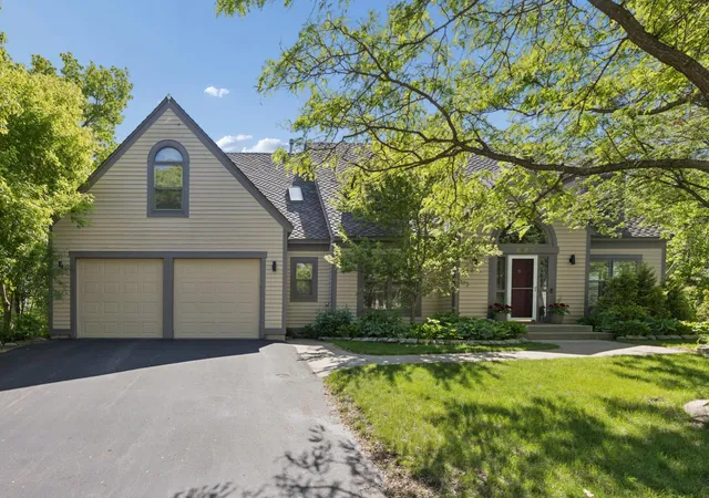 1st image of 6565 Cherokee Trl W, Eden Prairie, MN 55344 | MLS# 7043868