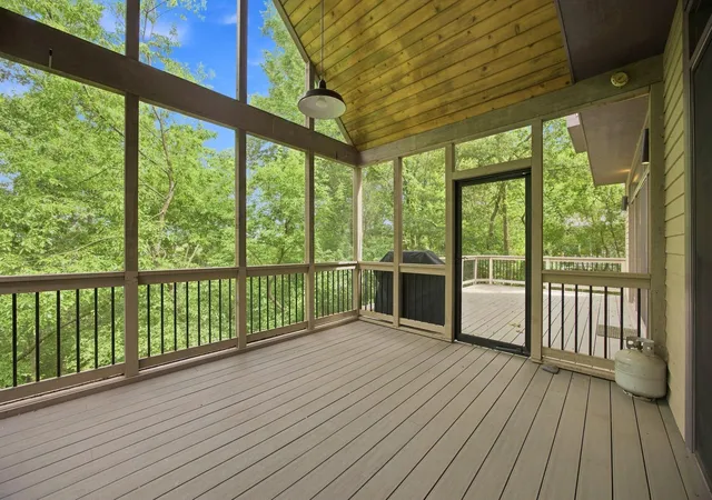 2nd image of 6565 Cherokee Trl W, Eden Prairie, MN 55344 | MLS# 7043868