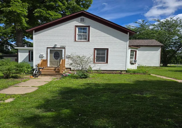 Homes for sale in River Falls, WI | 114 S 4th St, River Falls, WI 54022 | MLS# 7043929