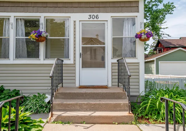 Homes for sale in Saint Paul, MN | 306 Harrison Ave, Saint Paul, MN 55102 | MLS# 7044080