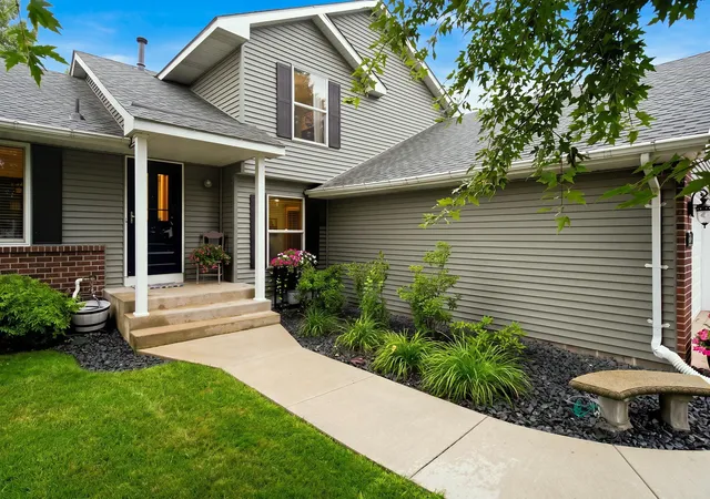 1st image of 6204 176th St W, Farmington, MN 55024 | MLS# 7044086