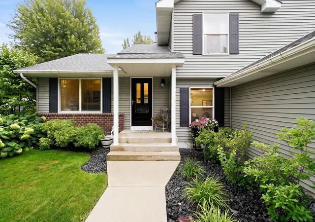 2nd image of 6204 176th St W, Farmington, MN 55024 | MLS# 7044086