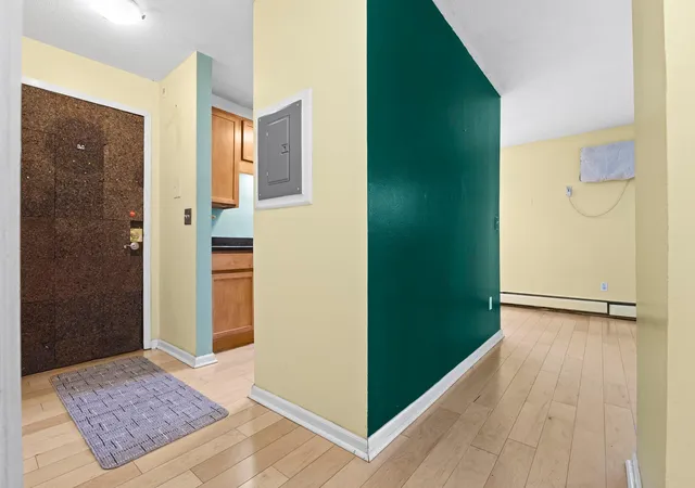 Photo 4 of Condo for sale at 520 Ridgewood Ave #4, Minneapolis, MN 55403 | MLS# 7044161 | Listing updated on 2026-08-23