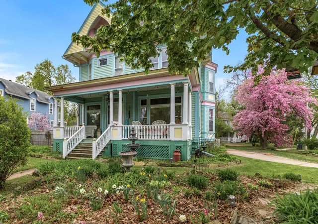 2nd image of 930 3rd Ave, Eau Claire, WI 54703 | MLS# 7044182