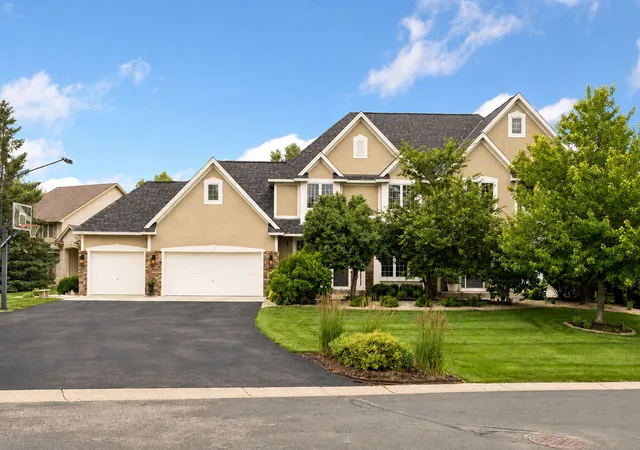 2nd image of 6815 Ruby Ln, Chanhassen, MN 55317 | MLS# 7044265
