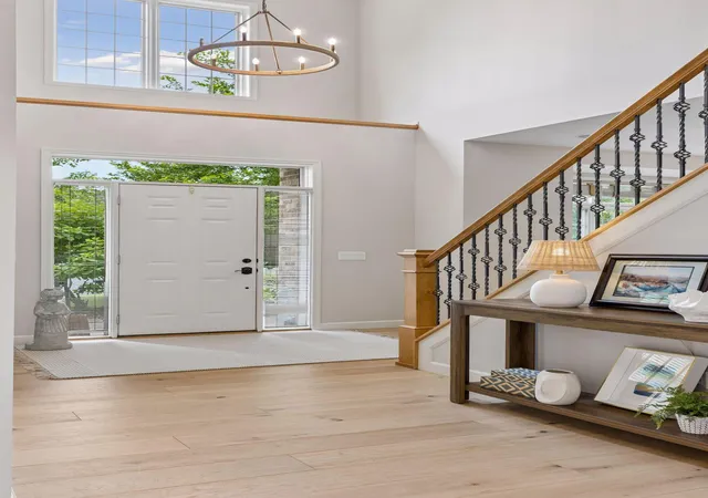 3rd image of 6815 Ruby Ln, Chanhassen, MN 55317 | MLS# 7044265