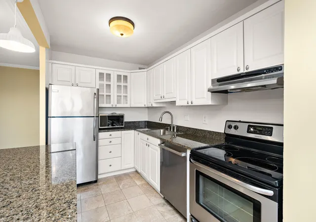 5th image of 400 Groveland Ave #809, Minneapolis, MN 55403 | MLS# 7044382