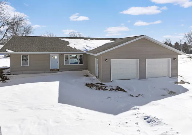 Homes for sale in Tracy, MN | 122 2nd St E, Tracy, MN 56175 | MLS# 7044479