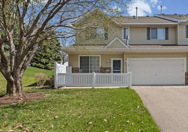 Homes for sale in Woodbury, MN | 3053 Juniper Ln #D, Woodbury, MN 55125 | MLS# 7044579