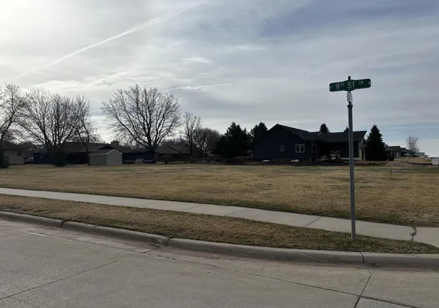 Homes for sale in Pipestone, MN | 901 9th Ave Sw, Pipestone, MN 56164 | MLS# 7044714
