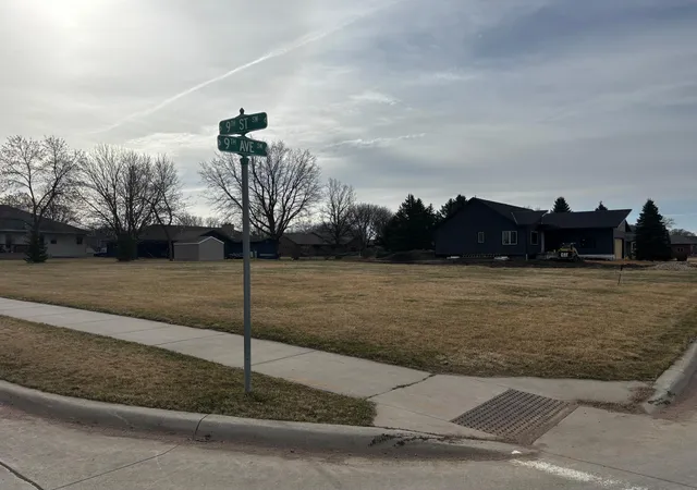 Homes for sale in Pipestone, MN | 901 9th Ave Sw, Pipestone, MN 56164 | MLS# 7044714