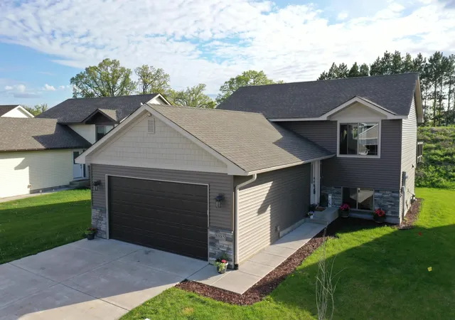 Homes for sale in Chisago City, MN | 8885 Parkview Cir, Chisago City, MN 55013 | MLS# 7044881