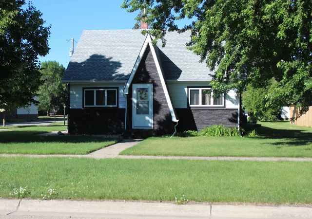 Photo 1 of Sale Pending at 222 Washington Ave, Hatton, ND 58240 | MLS# 7044926 | Listing updated on 2026-09-04