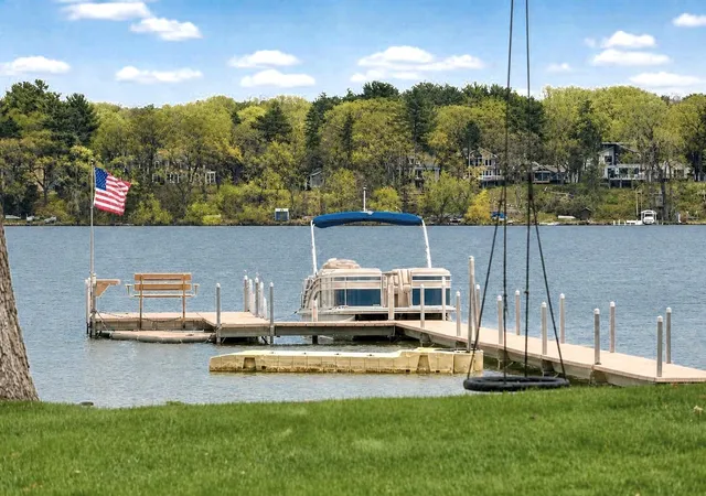 Photo 2 of Mansion for sale at 5256 Oxford St N, Saint Paul, MN 55126 | MLS# 7045191 | Listing updated on 2026-09-29