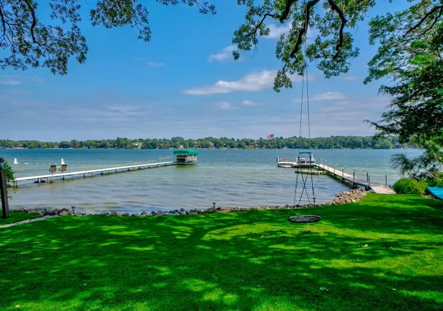 Photo 3 of Single family home for sale at 5256 Oxford St N, Saint Paul, MN 55126 | MLS# 7045191 | Listing updated on 2026-09-20
