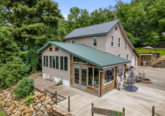 1st image of 160 N State Road 35, Alma, WI 54610 | MLS# 7045274