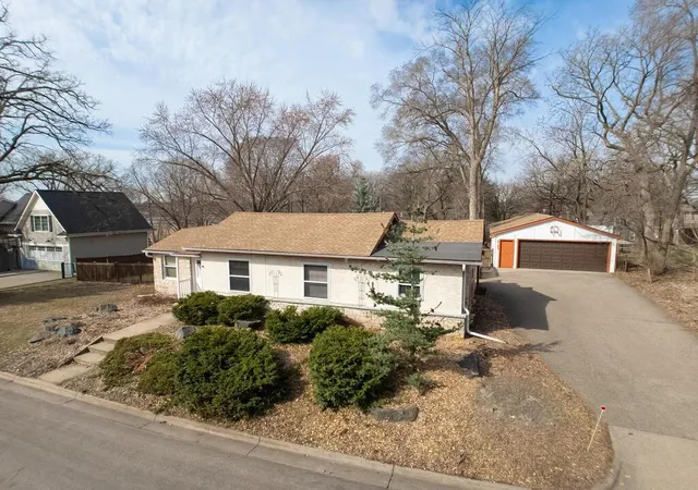3rd image of 4152 Brunswick Avenue S, Saint Louis Park, MN 55416 | MLS# 7045279
