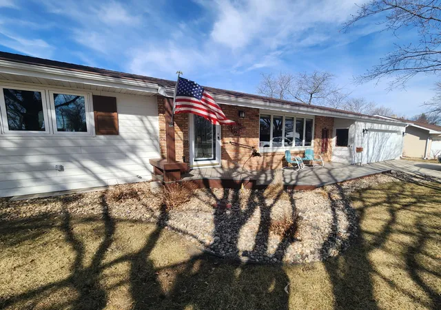 Homes for sale in Pipestone, MN | 1108 5Th Ave Sw, Pipestone, MN 56164 | MLS# 7045396