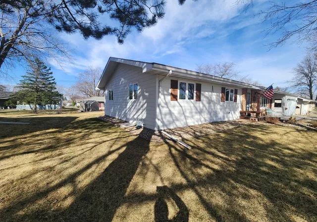 Homes for sale in Pipestone, MN | 1108 5Th Ave Sw, Pipestone, MN 56164 | MLS# 7045396