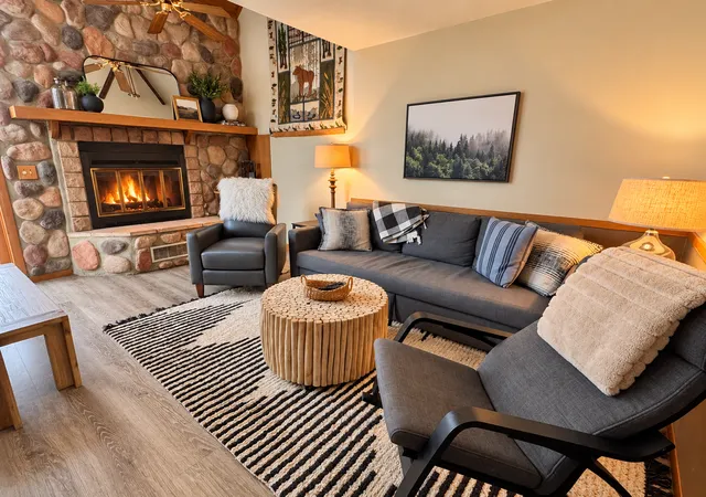 Photo 3 of Single family home for sale at 511 Moose Mountain Dr, Tofte, MN 55615 | MLS# 7045491 | Listing updated on 2026-10-23
