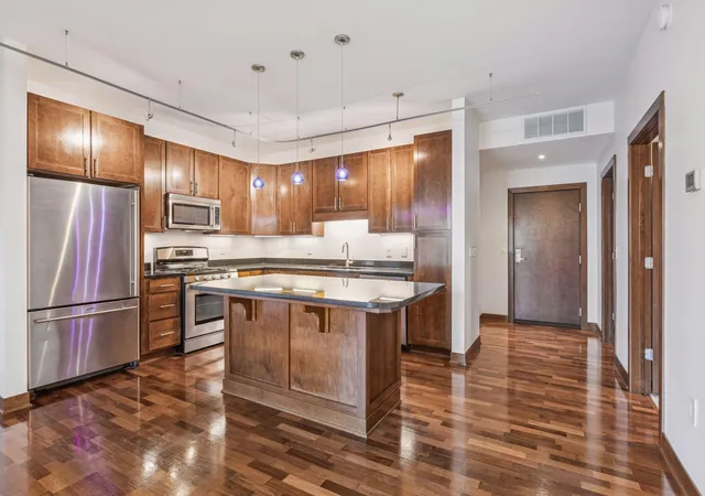 3rd image of 317 Groveland Ave #116, Minneapolis, MN 55403 | MLS# 7045646