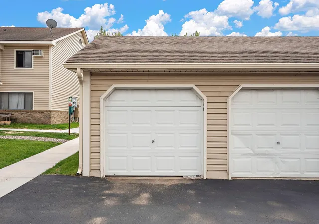 17th image of 16 E 13th St, Waconia, MN 55387 | MLS# 7045707