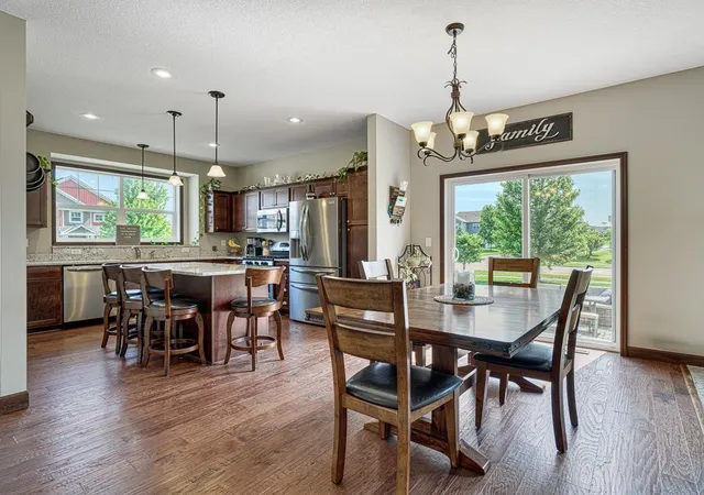 4th image of 6024 158Th St W, Saint Paul, MN 55124 | MLS# 7045712